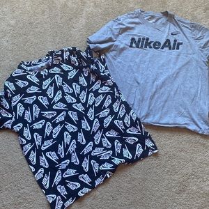 2 NIKE T-shirts size XL